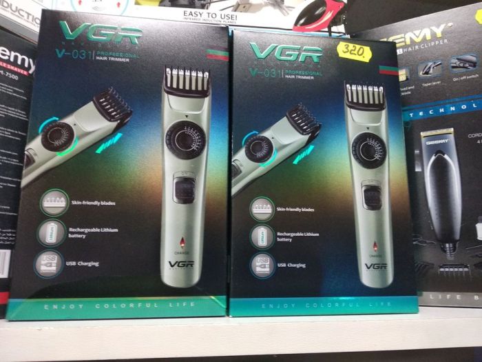 Акумуляторна машинка для стрижки VGR V-031