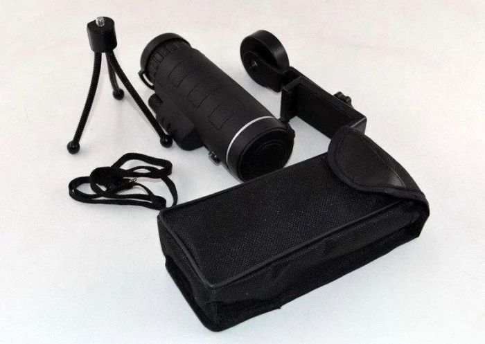 Монокуляр з кріпленням для телефону та штативом