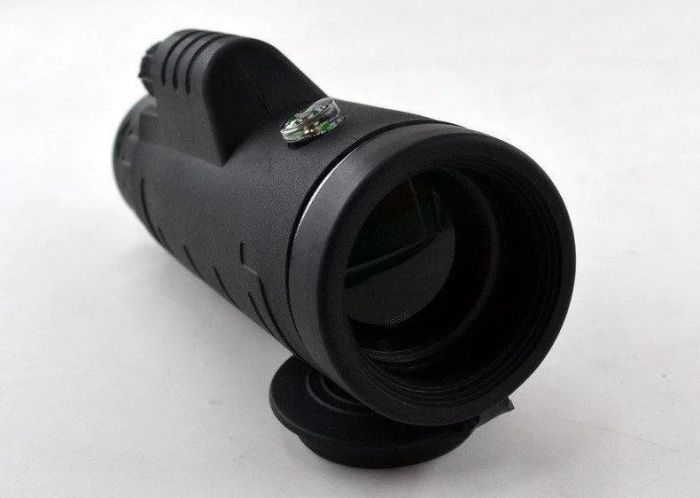 Монокуляр з кріпленням для телефону та штативом